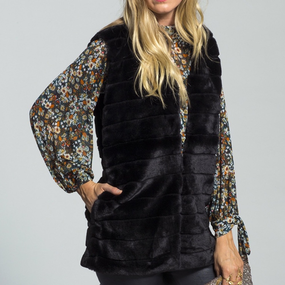 ECHO Faux Fur Black Vest Size S/M